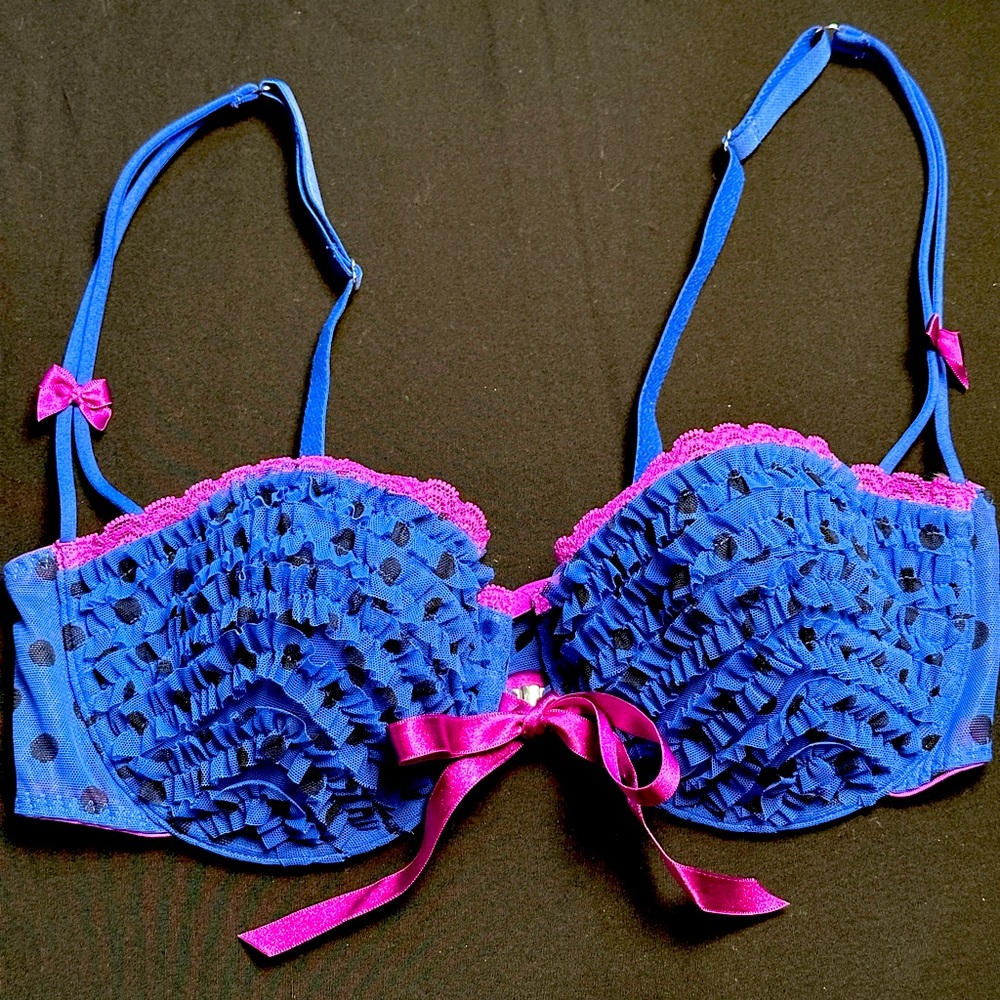 Victoria Secret Sexy Little Things 36C front close bra